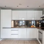 Nydelig Townhouse Sentralt I Bergen, Sandviken *
